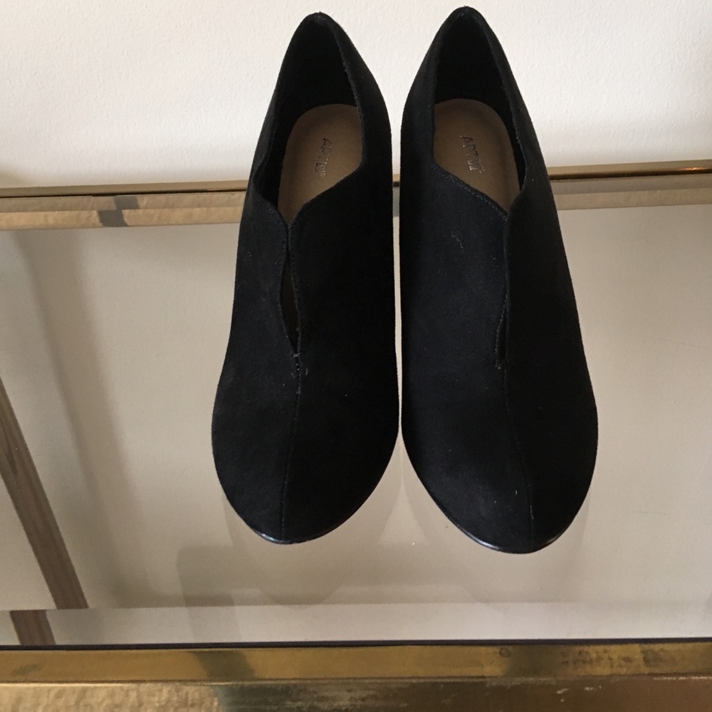 Black Suede Pumps Front Slit